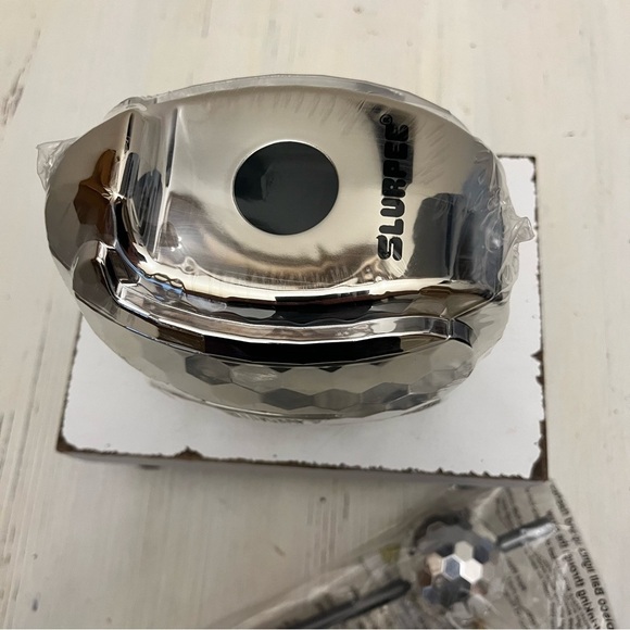 New Sealed 7-11 Disco Ball Slurpee Cup With Matching Light Up Straw - Picture 4 of 6